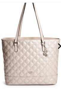 GUESS PURSE ( Branded)